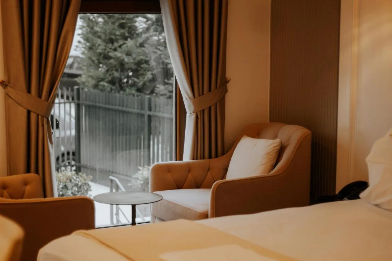 Sharm Hotel Luxury Гирокастра