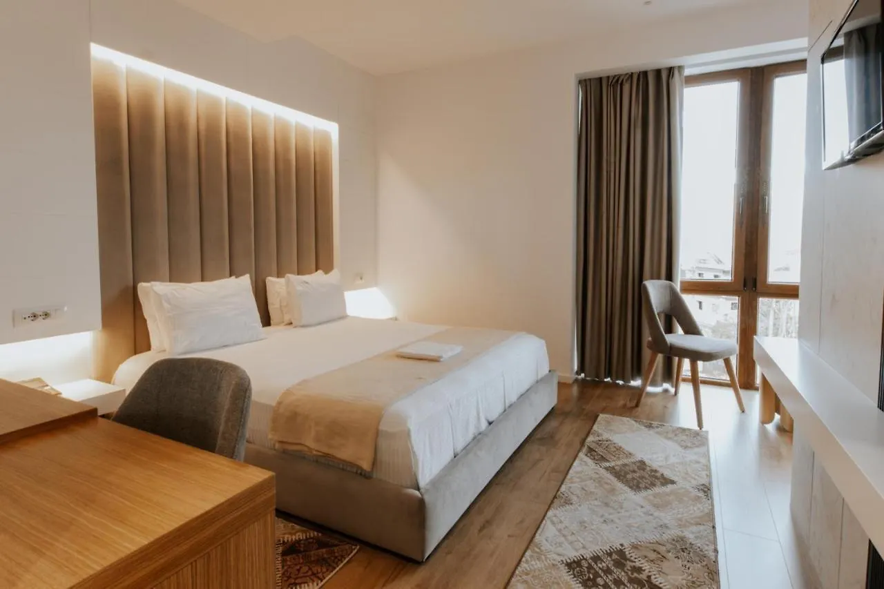 Sharm Hotel Luxury Гирокастра