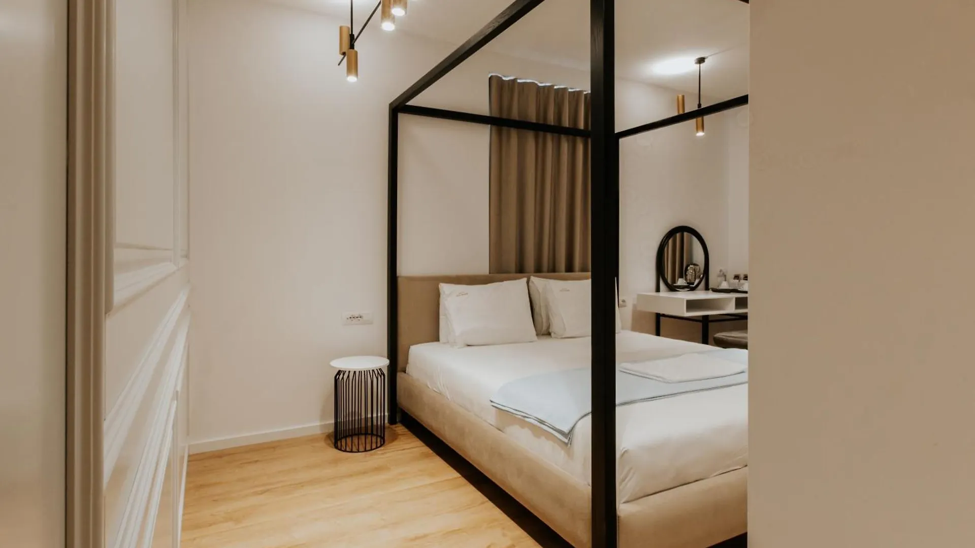 Sharm Hotel Luxury Gjirokastër