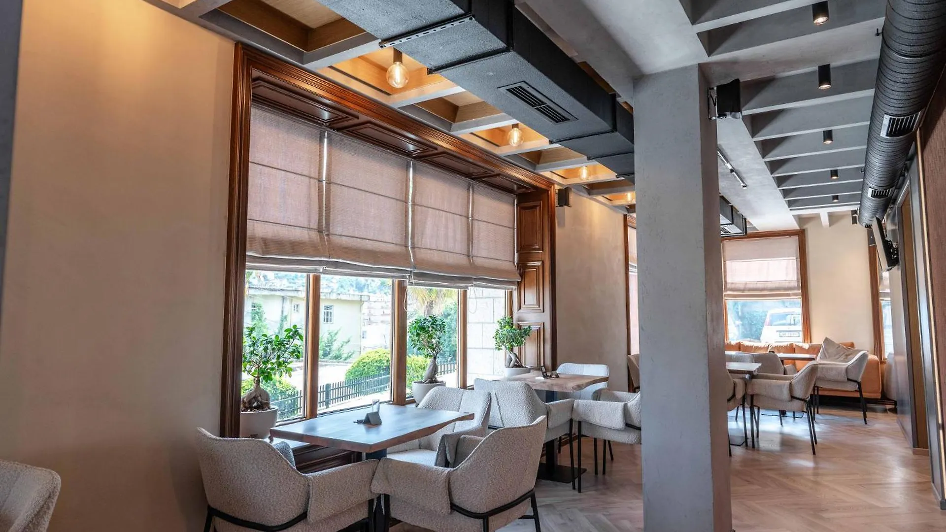 Gjirokastër Sharm Hotel Luxury אלבניה