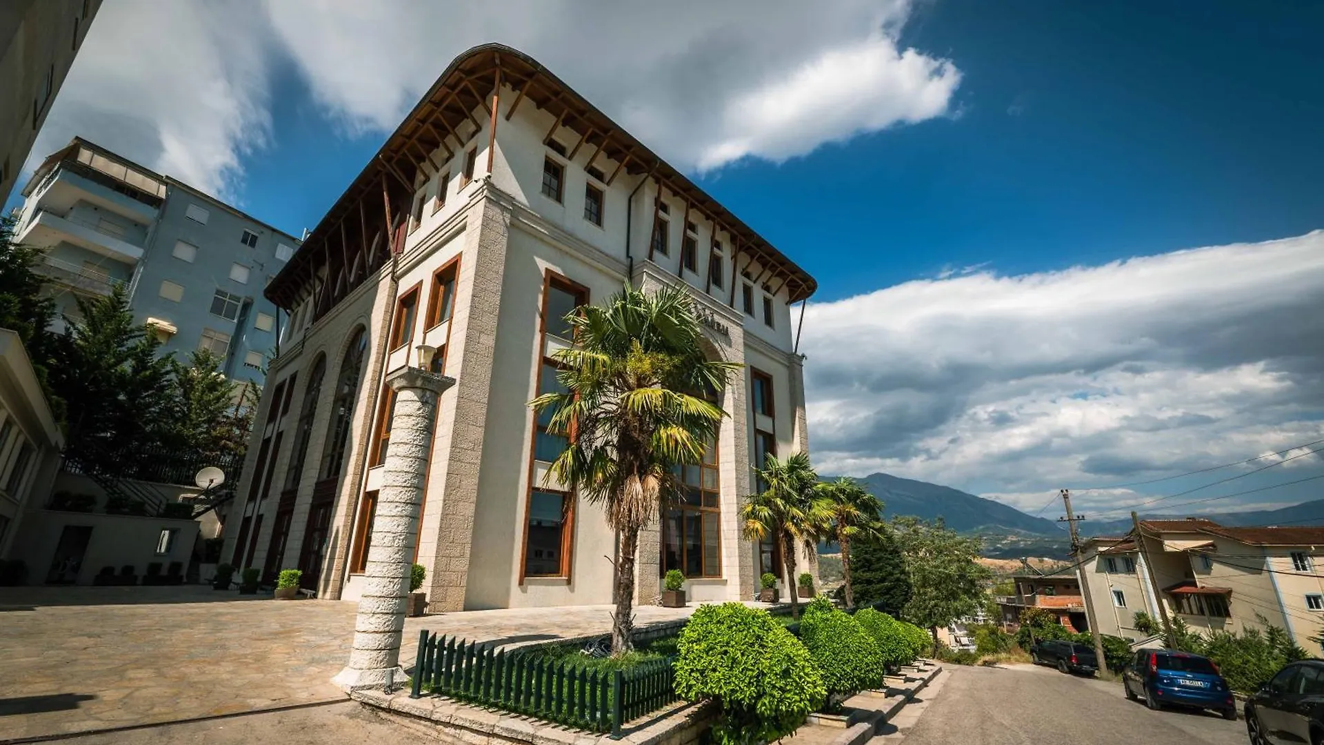 Sharm Hotel Luxury Gjirokastër