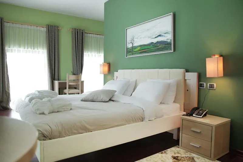 Sharm Hotel Luxury Гирокастра